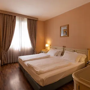 https://lucrezia-borgia.emilia-romagnahotels.net