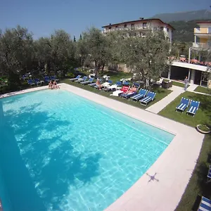 https://hotel-augusta-malcesine.hotelinveneto.com